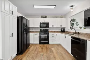 247 W Pheasant Hill Dr, Duncan, SC 29334 - Photo 8