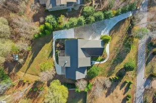 60 Montague Cir, Greenville, SC 29617 - Photo 2