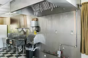 869 Poplar St, Clinton, SC 29325 - Photo 12