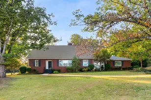 1429 E Calhoun St, Anderson, SC 29621 - Photo 2