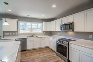 304 Lakeview Dr, Laurens, SC 29360 - Photo 18