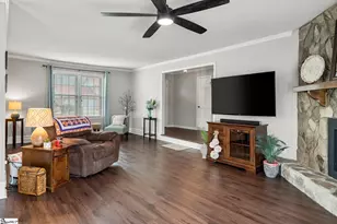 100 De Kalb Dr, Greer, SC 29650 - Photo 10