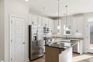 324 Hollenbeck Pl, Greenville, SC 29607 - Photo 4