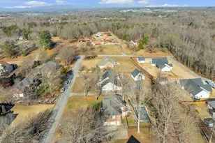 304 N Silver Beech Ln, Greer, SC 29651 - Photo 48