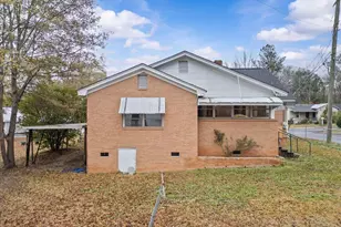 303 Drayton St, Newberry, SC 29108 - Photo 2