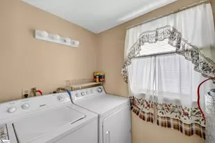 4 Caren St, Greenville, SC 29611 - Photo 16