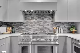 231 E Park Ave, Greenville, SC 29601 - Photo 14