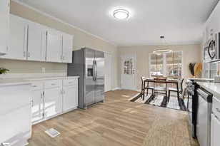 589 Club Dr, Greenville, SC 29611 - Photo 10