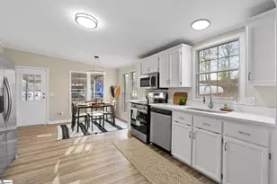 589 Club Dr, Greenville, SC 29611 - Photo 8