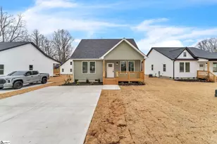 181 Dodd St, Wellford, SC 29385 - Photo 2