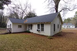 228 Circle Dr, Greenwood, SC 29646 - Photo 4