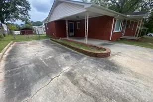 204 Oakwood Dr, Laurens, SC 29360 - Photo 2