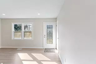 210 N Randolph Ave, Landrum, SC 29356 - Photo 6