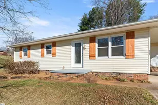 210 N Randolph Ave, Landrum, SC 29356 - Photo 8