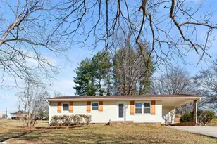 210 N Randolph Ave, Landrum, SC 29356 - Photo 2