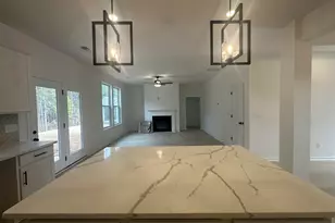 343 E Pyrenees Dr, Wellford, SC 29385 - Photo 10