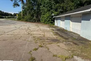 728 E Greenwood St, Abbeville, SC 29620 - Photo 2