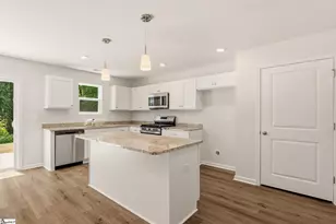 389 Prosperity Ln, Moore, SC 29369 - Photo 6