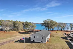 101 Windy Pt S, Townville, SC 29689 - Photo 2