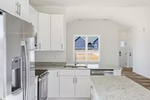 609 S Cherry St, Seneca, SC 29678 - Photo 12