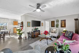 24 Hudson St, Taylors, SC 29687 - Photo 8