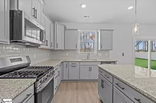 392 Florence St, Spartanburg, SC 29303 - Photo 12