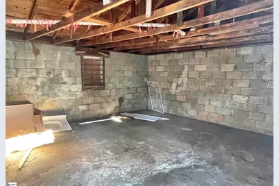 405 E Frederick Street, Gaffney, SC 29340 - Photo 2