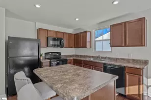 744 Parkside Dr, Woodruff, SC 29388 - Photo 8