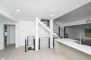 14 Hawthorne Ln, Greenville, SC 29605 - Photo 8