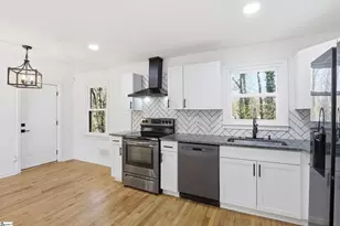 601 S D St, Easley, SC 29640 - Photo 6