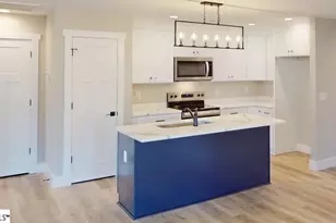 1172 W Rutledge Ave, Gaffney, SC 29341 - Photo 2