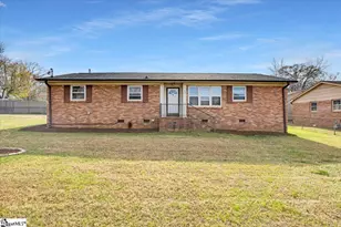 132 Waverly St, Easley, SC 29642 - Photo 2