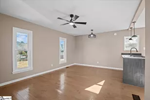 202 Placid Ct, Spartanburg, SC 29307 - Photo 6