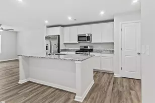 1270 Forestbrook Ln, Spartanburg, SC 29303 - Photo 8