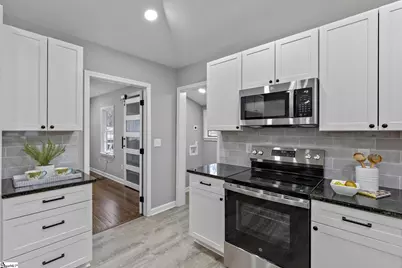 9 Brooks Avenue, Greenville, SC 29617 - Photo 6