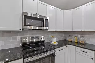 9 Brooks Ave, Greenville, SC 29617 - Photo 16