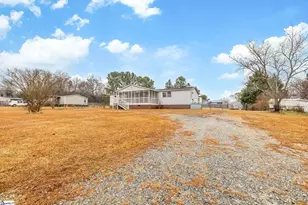 219 Campbell Lake Rd, Greer, SC 29651 - Photo 2