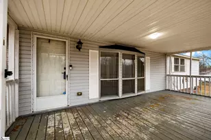 219 Campbell Lake Rd, Greer, SC 29651 - Photo 4