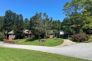 821 Dunklin Bridge Rd, Fountain Inn, SC 29644 - Photo 2