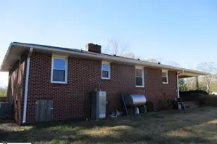 210 Cherokee Rd, Belton, SC 29627 - Photo 4