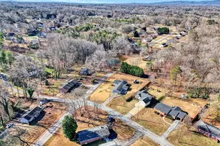 702 Valley Creek Dr, Greer, SC 29651 - Photo 6