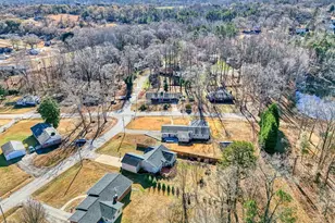 702 Valley Creek Dr, Greer, SC 29651 - Photo 8