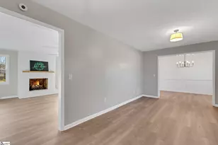 106 Lynn Dr, Taylors, SC 29687 - Photo 2