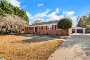 106 Lynn Dr, Taylors, SC 29687 - Photo 1