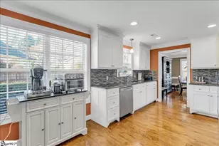 14 Manorwood Ct, Simpsonville, SC 29681 - Photo 8