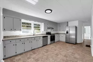 105 Midway Dr, Westminster, SC 29693 - Photo 2