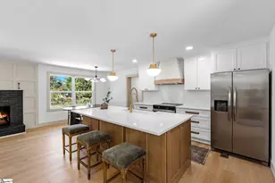 207 Oakmont Dr, Boiling Springs, SC 29316 - Photo 2