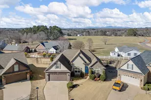 335 War Emblem Dr, Boiling Springs, SC 29316 - Photo 2