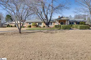 136 Club Dr, Simpsonville, SC 29681 - Photo 4