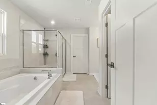 229 Hollythorpe Ln, Fountain Inn, SC 29644 - Photo 8